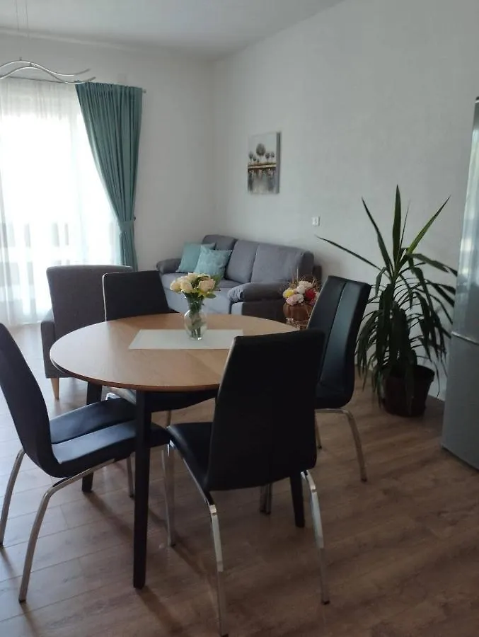 Apartman, Studio And Room Kata Πούλα