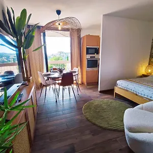https://loasis-du-chateau.fr-provencehotel.com